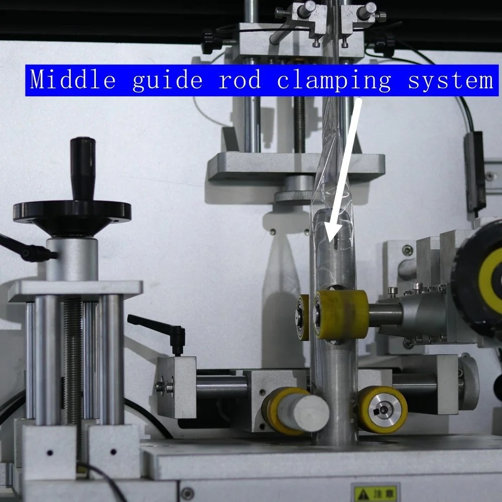 Pudeļu kakla vāciņa blīvēšanas automātiskā saraušanās uzmavu marķēšanas mašīna